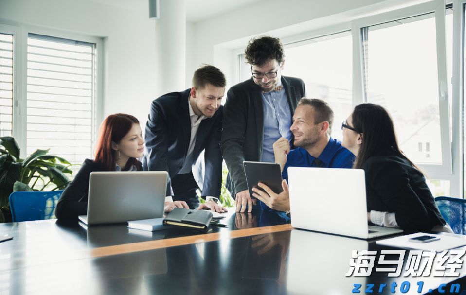 南方日报评论员:风雨无情人有情 关键时刻显担当